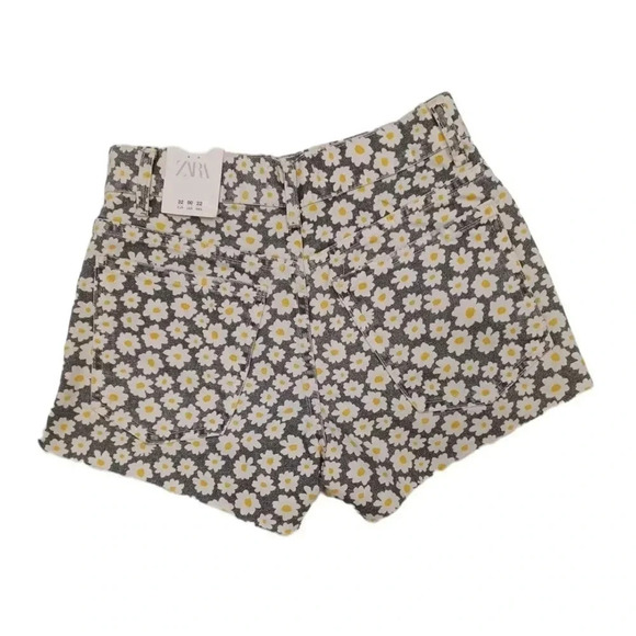 Zara Dark Grey With Daisies High Rise Button Fly Shorts  Size 0 - Picture 3 of 10
